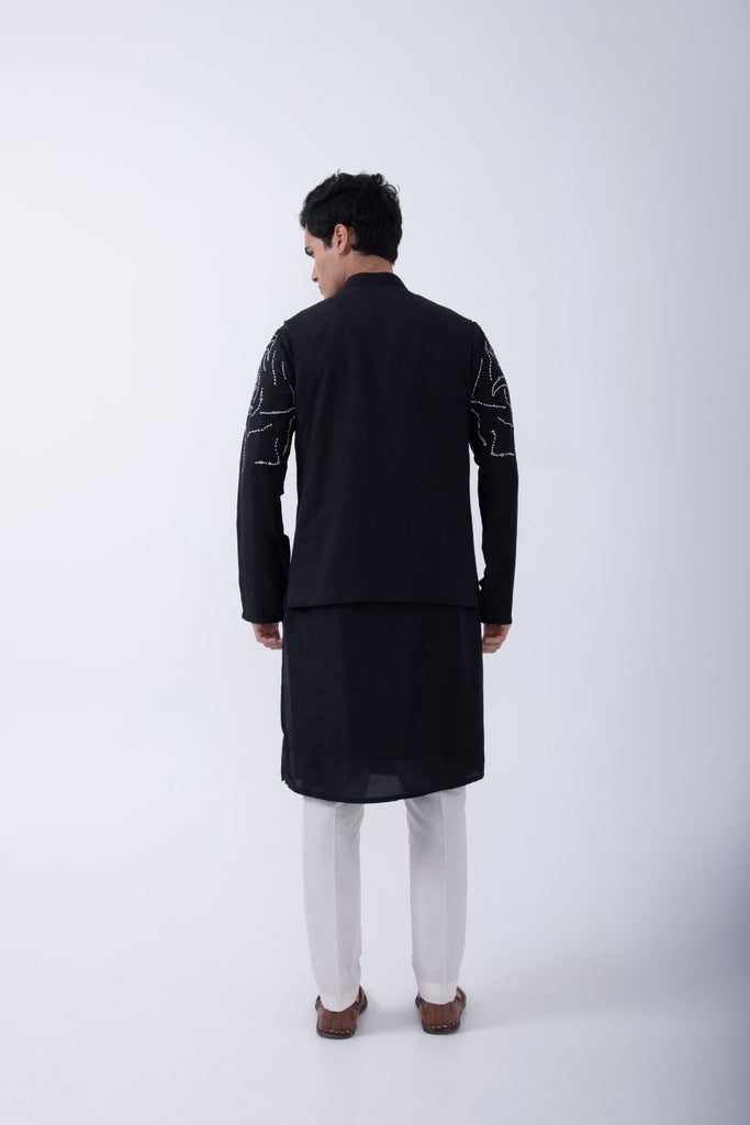 BLACK ABSTRACT EMBRIODERED KURTA SET WITH BLACK ABSTRACT EMBRIODERED BUNDI