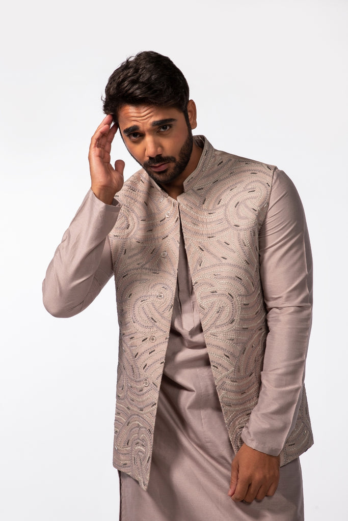 MAUVE EMBROIDERED KURTA WITH MAUVE EMBROIDERED BUNDI