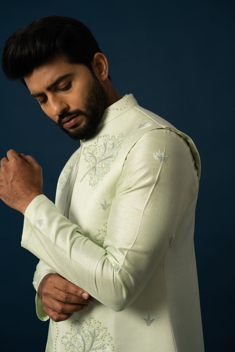 TENDER LEAF EMBROIDERED KURTA & JACKET SET