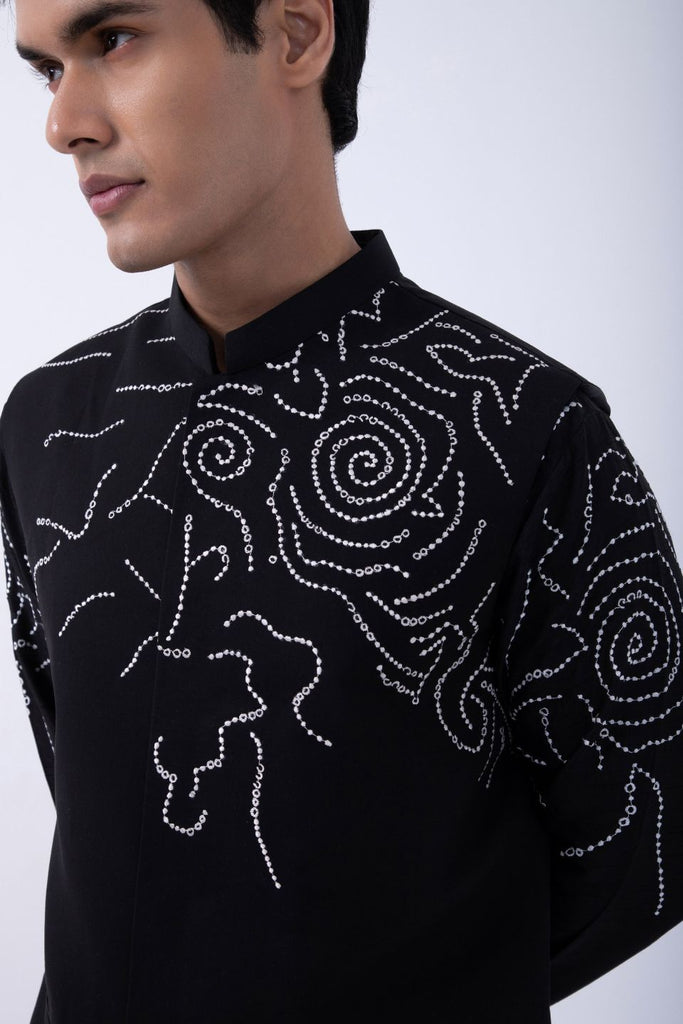 BLACK ABSTRACT EMBRIODERED KURTA SET WITH BLACK ABSTRACT EMBRIODERED BUNDI