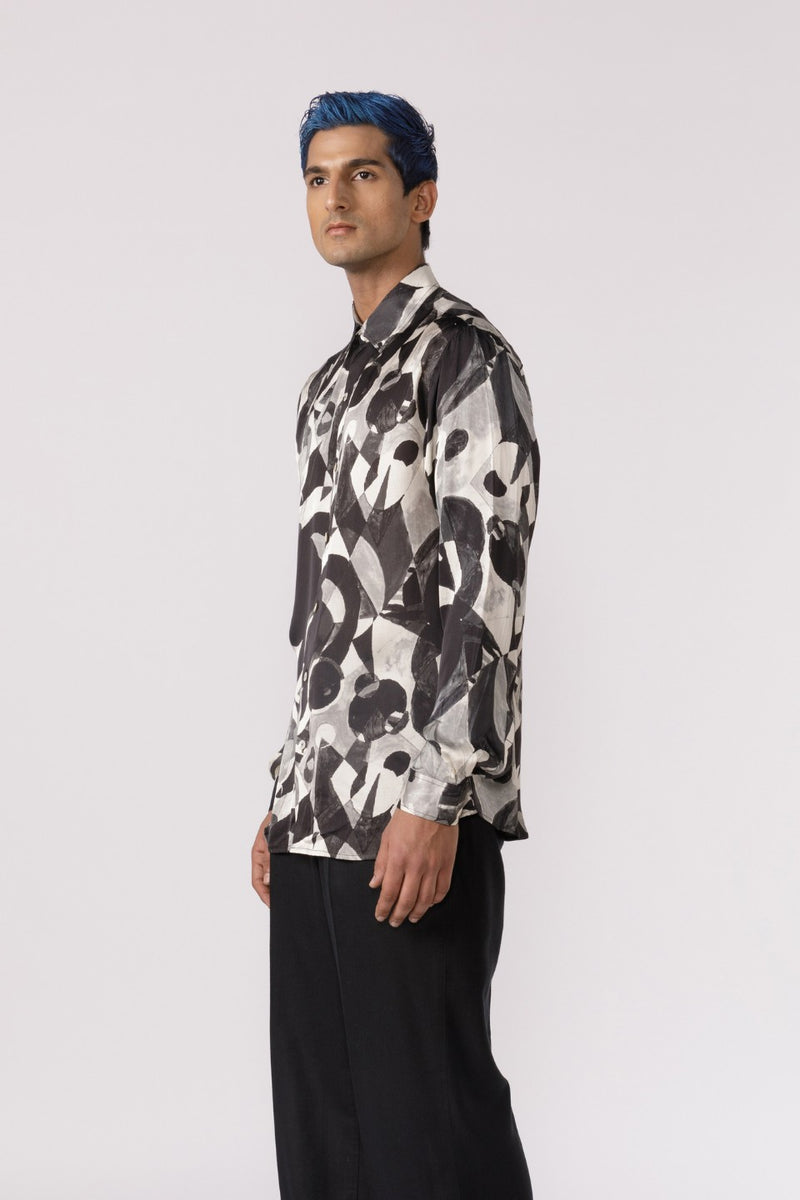 ABSTRACT BLACK AND WHITE PRINTED SHIRT