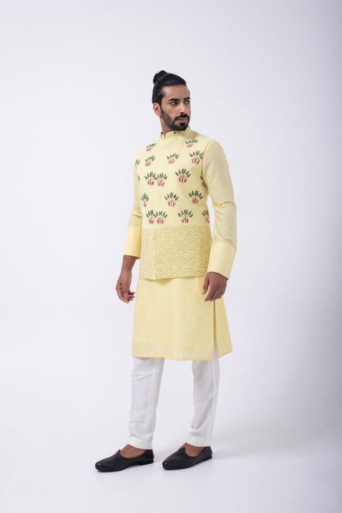 YELLOW SLEEVE EMB KURTA SET WITH YELLOW FLYING FLORALS BUNDI