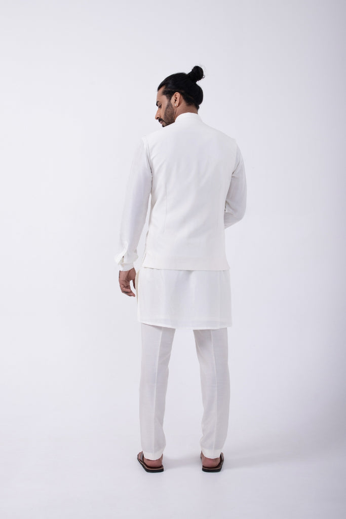 IVORY KURTA SET WITH IVORY LOTUS WATERDROPS BUNDI