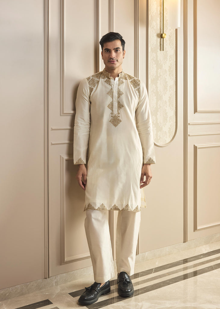 Off white embroidered kurta pant set