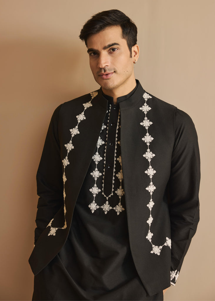Black embroidered kurta pant set  1