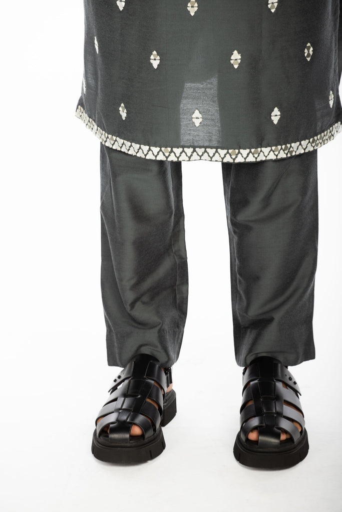 GREY EMBROIDRED KURTA SET