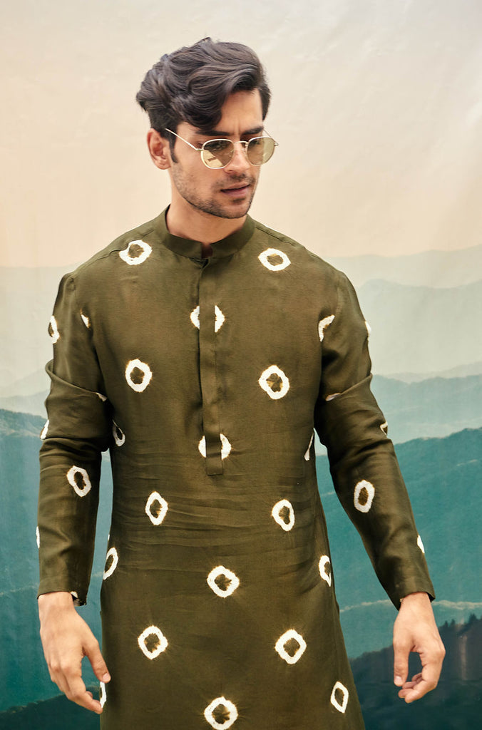 OLIVE GREEN KURTA SET WITH RING TIE-DYE MOTIFS AND RED LINE DETAIL