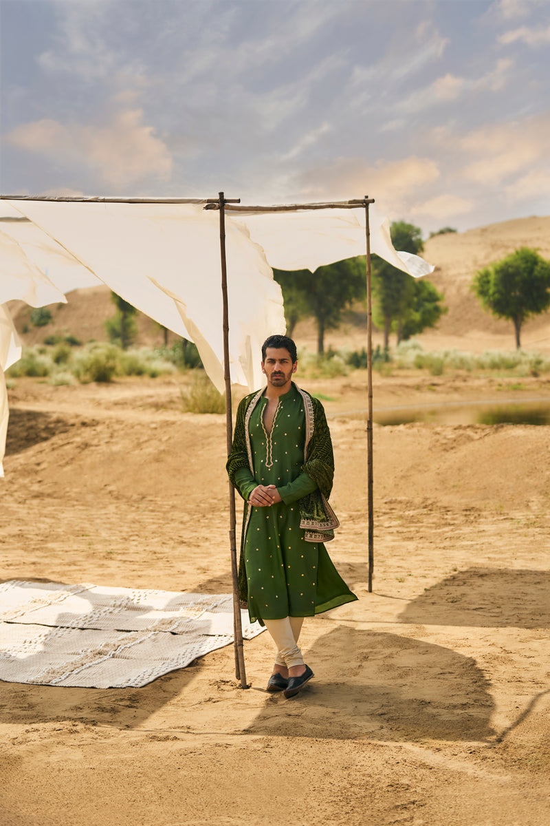 KACHA AAM KURTA PAIRED WITH DUSHALA & CHURIDAR