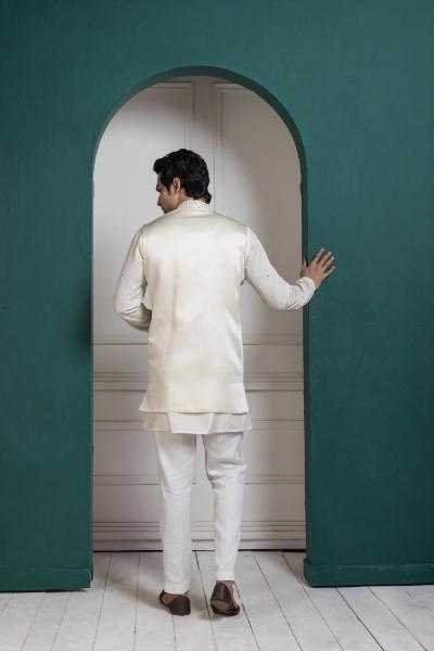 REGAL IVORY LAYERED KURTA
