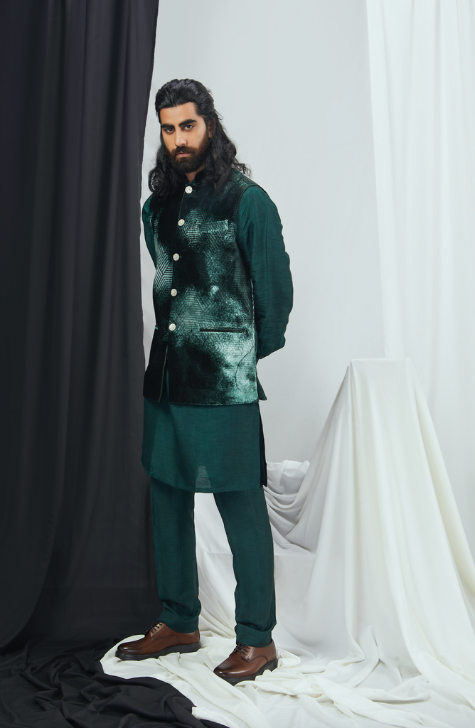 EMERALD NOKIA SILK KURTA WITH PANTS AND BLOTCH PRINTED VELVET BANDI