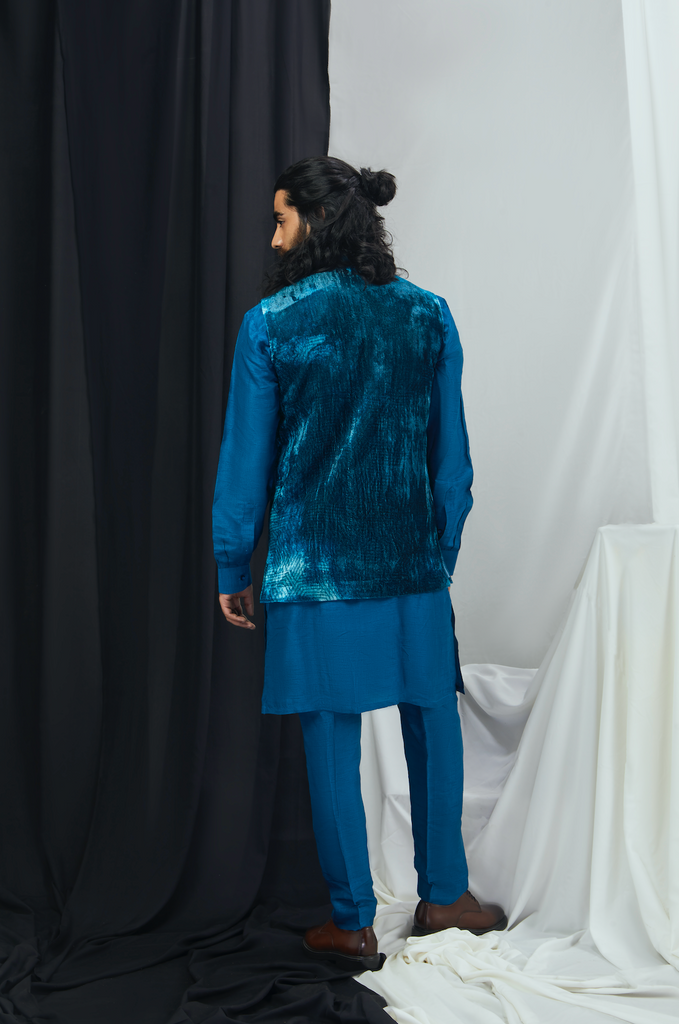 JADE BLUE NOKIA SILK KURTA WITH PANTS AND BLOTCH PRINTED VELVET BANDI