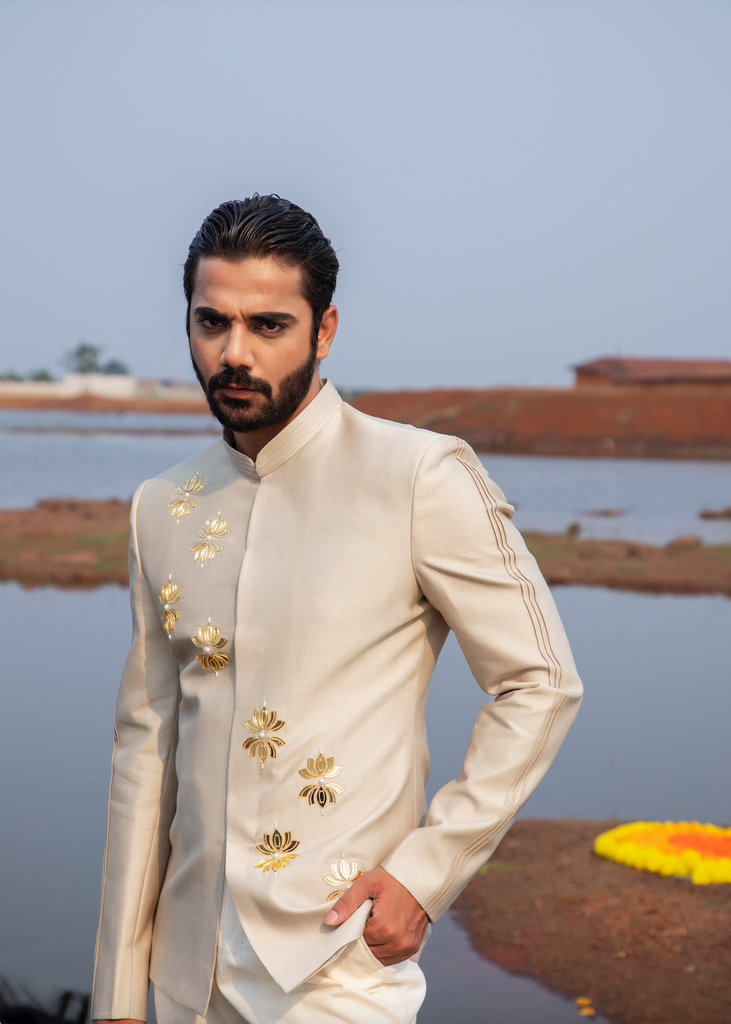 ENCHANTED LOTUS JODHPURI SET