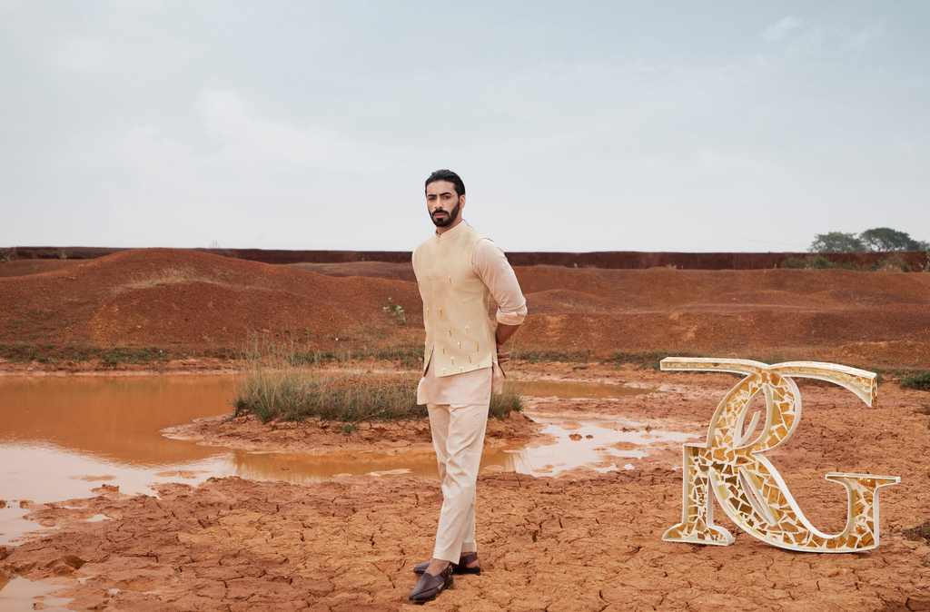 KHAKI CUTPIPE BUNDI