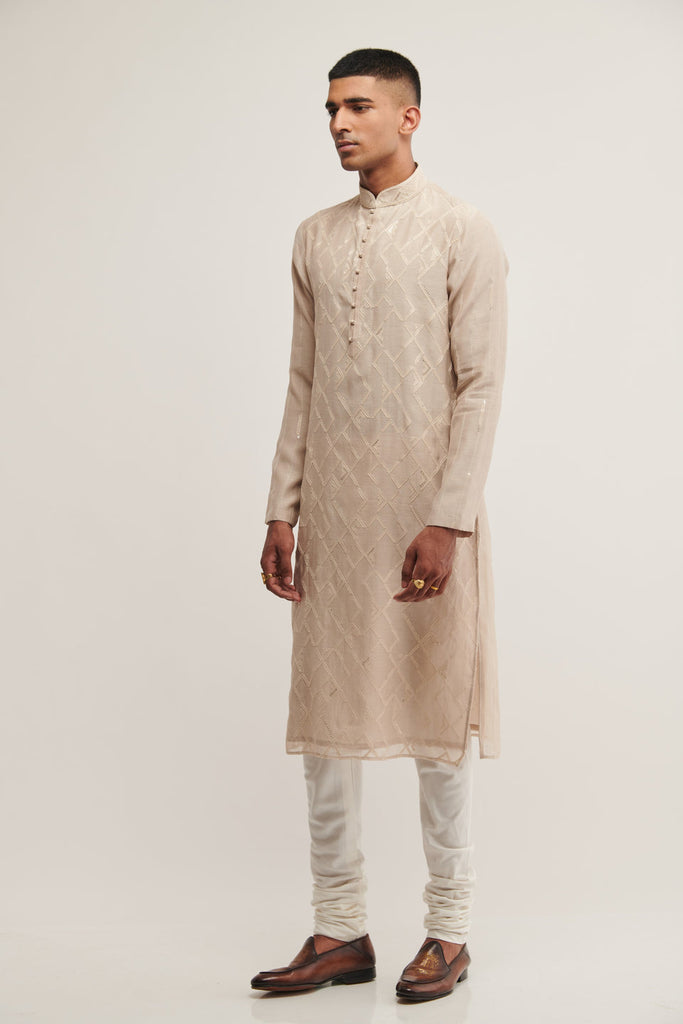 THREAD EMNROIDERED KURTA SET IN VANILLA