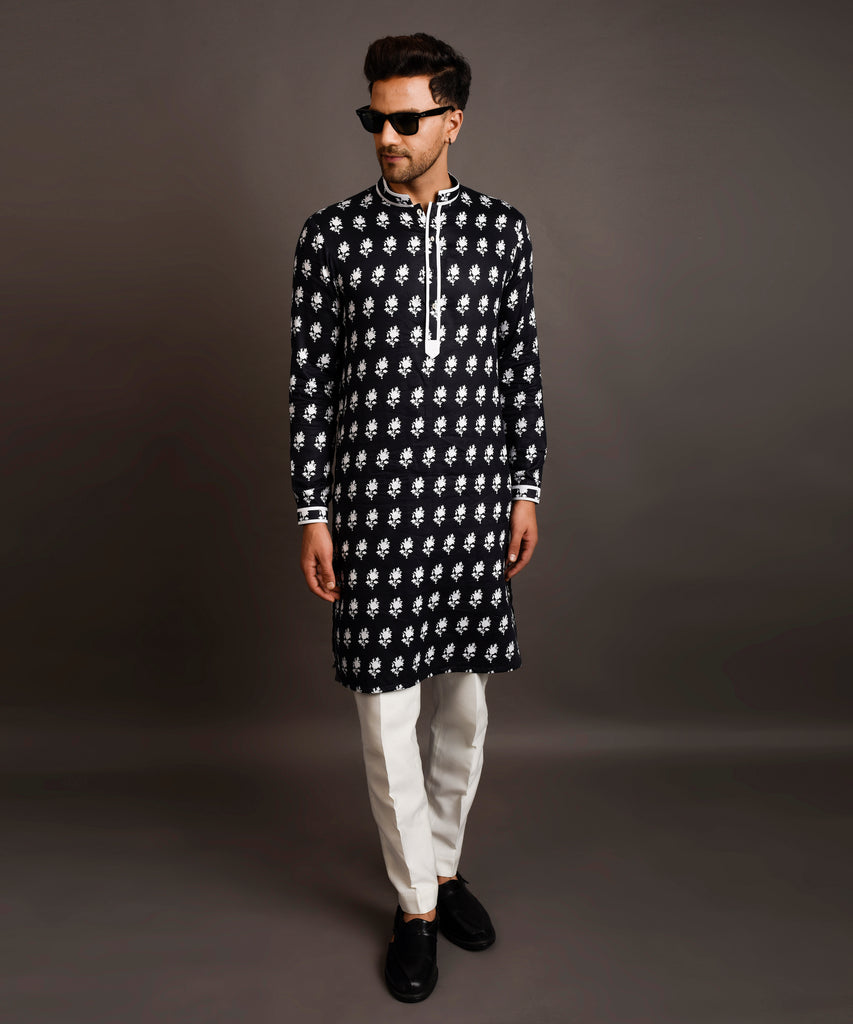 BLACK KURTA WITH FLORAL MOTIF