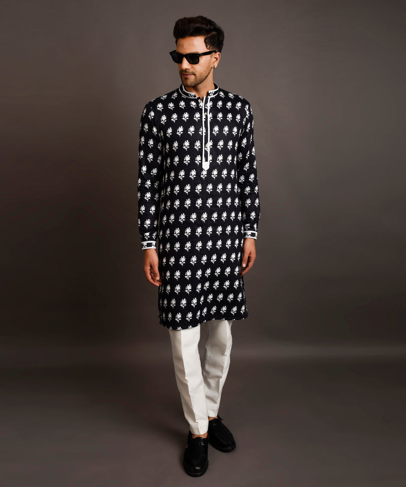 BLACK KURTA WITH FLORAL MOTIF