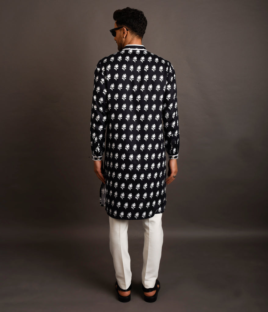 BLACK KURTA WITH FLORAL MOTIF