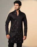 Pyramid Arrow Sally Kurta