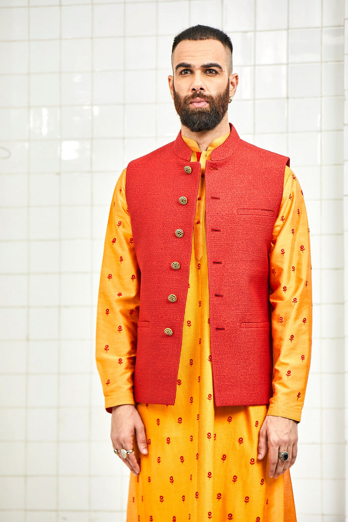 Didhu quilted waistcoat with tonal jaal design